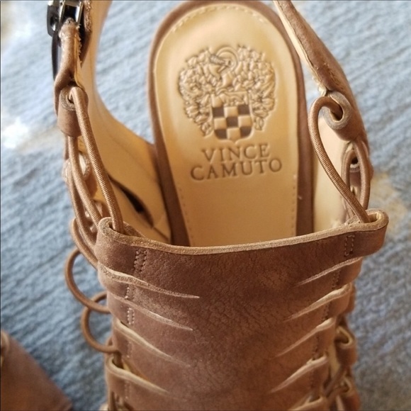 Vince Camuto Sz.10 Tan Suede Block Heel Sandal - Picture 3 of 4